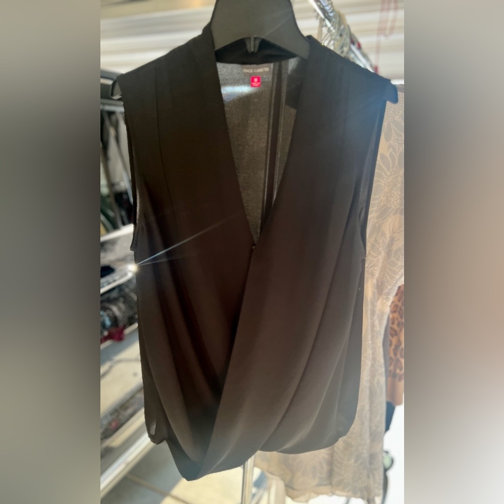 Women’s Low Cut, Black Vince Camuto Sleeveless Blouse